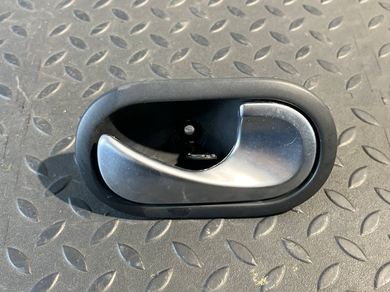 Ручка двери передняя правая Renault Megane/2 2002-2009