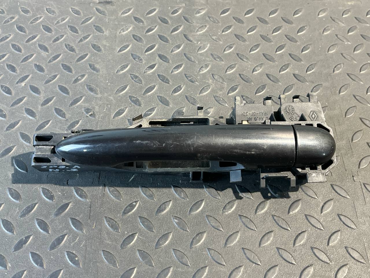 Ручка двери задняя левая Renault Megane/2 2002-2009