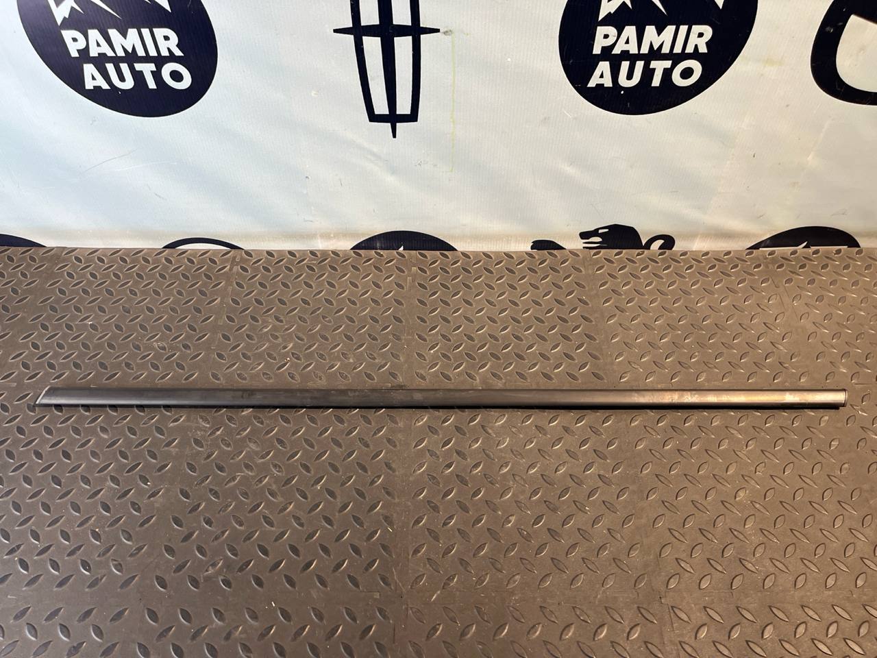 Уплотнитель двери задний левый Renault Megane/2 2002-2009