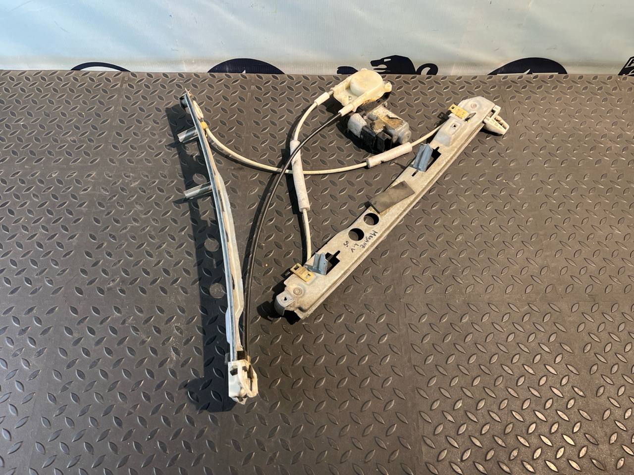 Стеклоподъемник передний левый Renault Megane/2 2002-2009