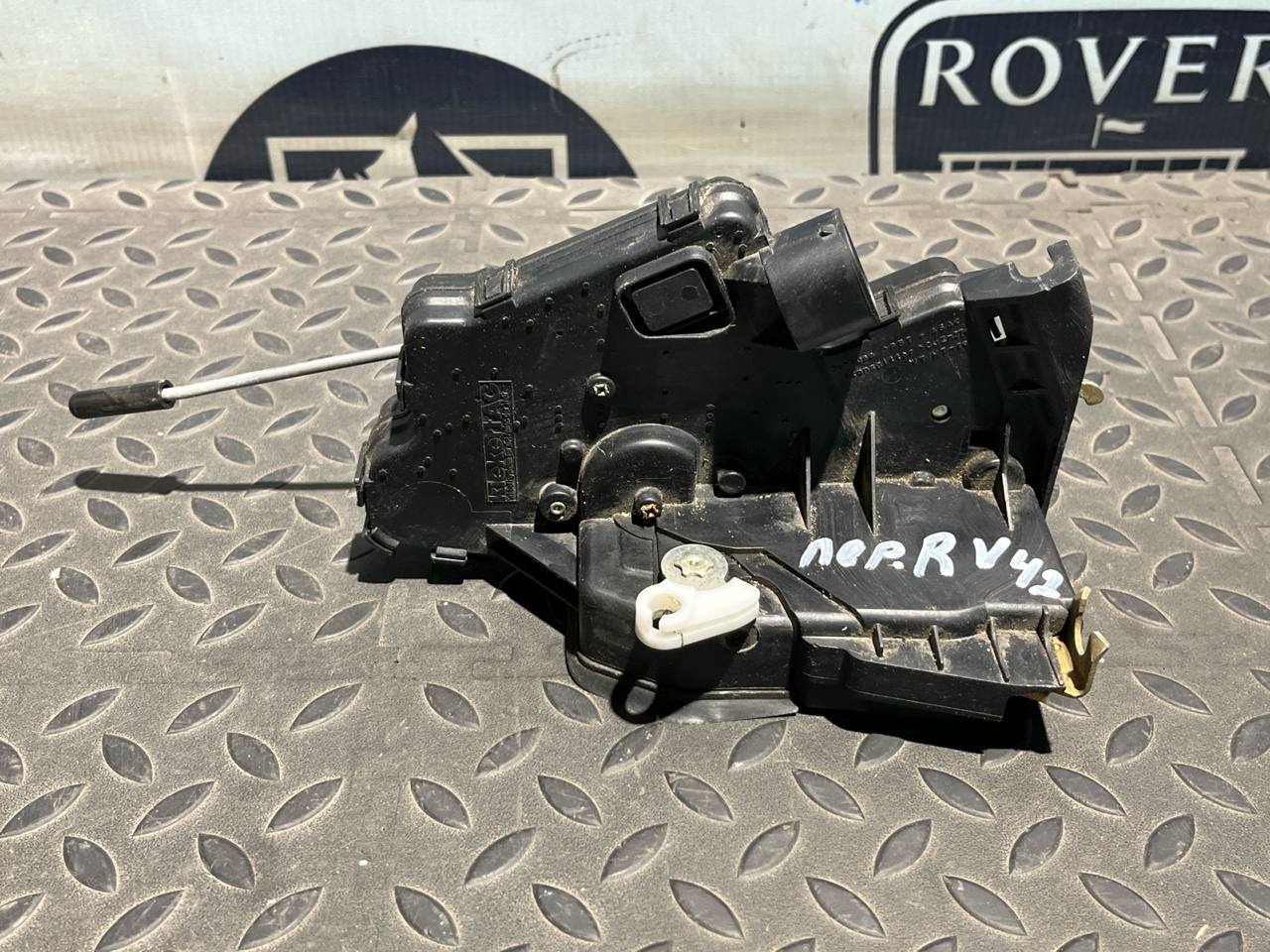 Замок двери передний правый BMW 3/E46 1998-2007