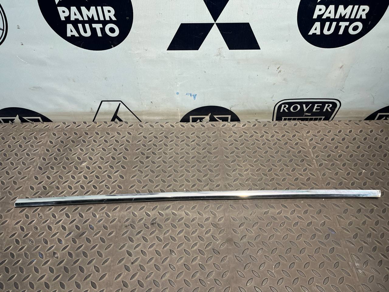 Уплотнитель двери передний левый BMW 3/E46 1998-2007