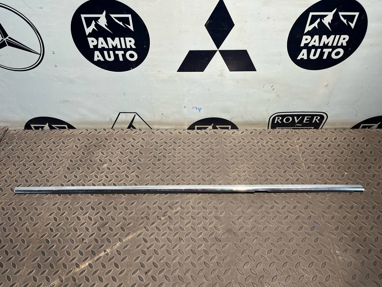 Уплотнитель двери задний правый BMW 3/E46 1998-2007