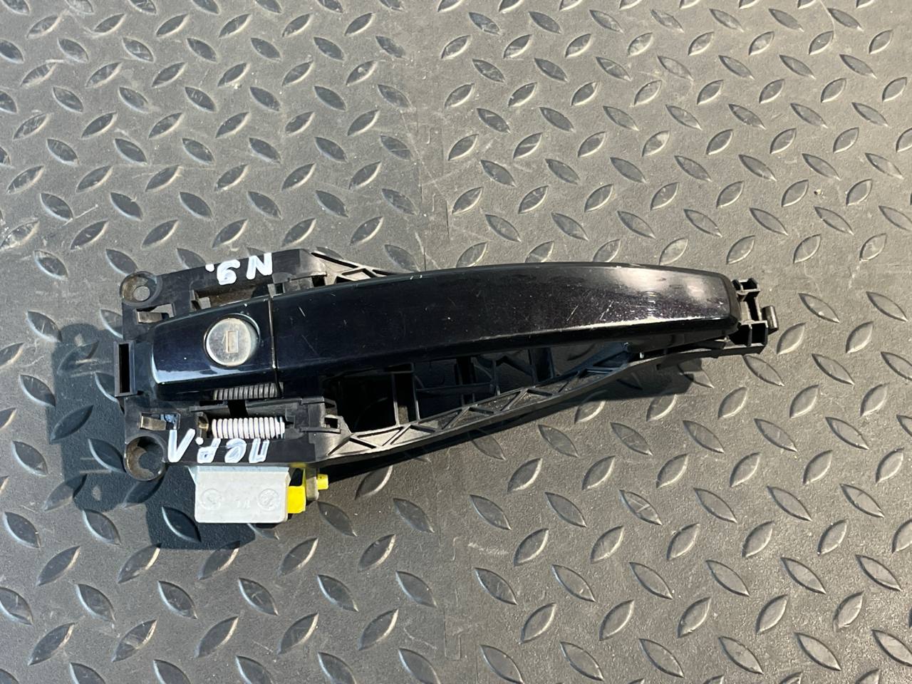 Ручка двери передняя левая Opel Astra/H 2004-2014