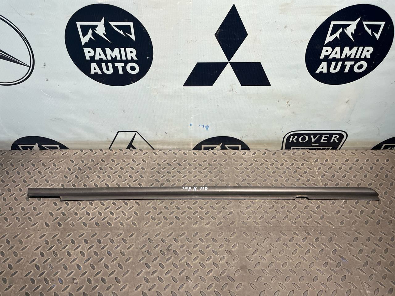 Уплотнитель двери задний правый Opel Astra/H 2004-2014