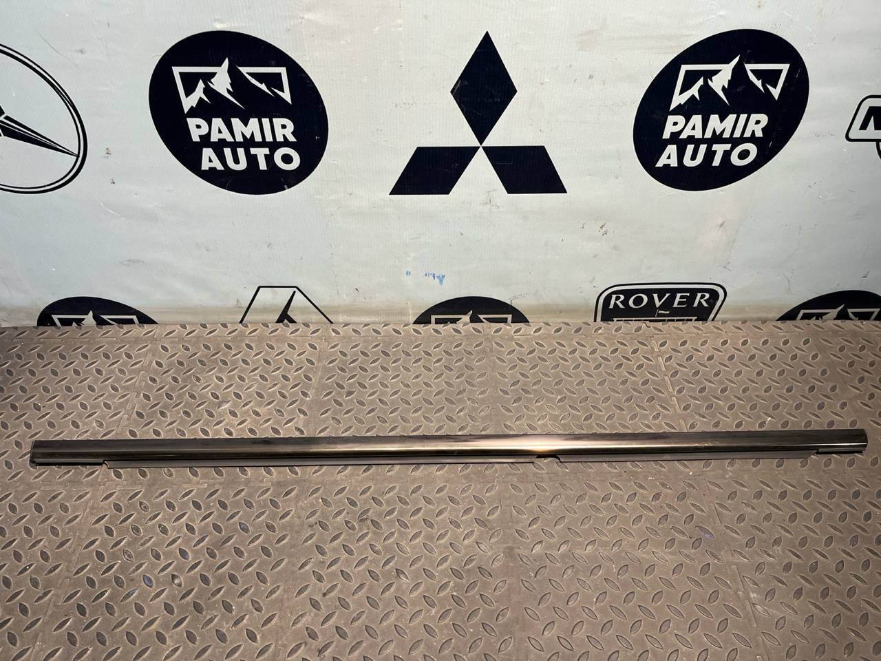 Уплотнитель двери задний правый Mercedes C/W203 2000-2008