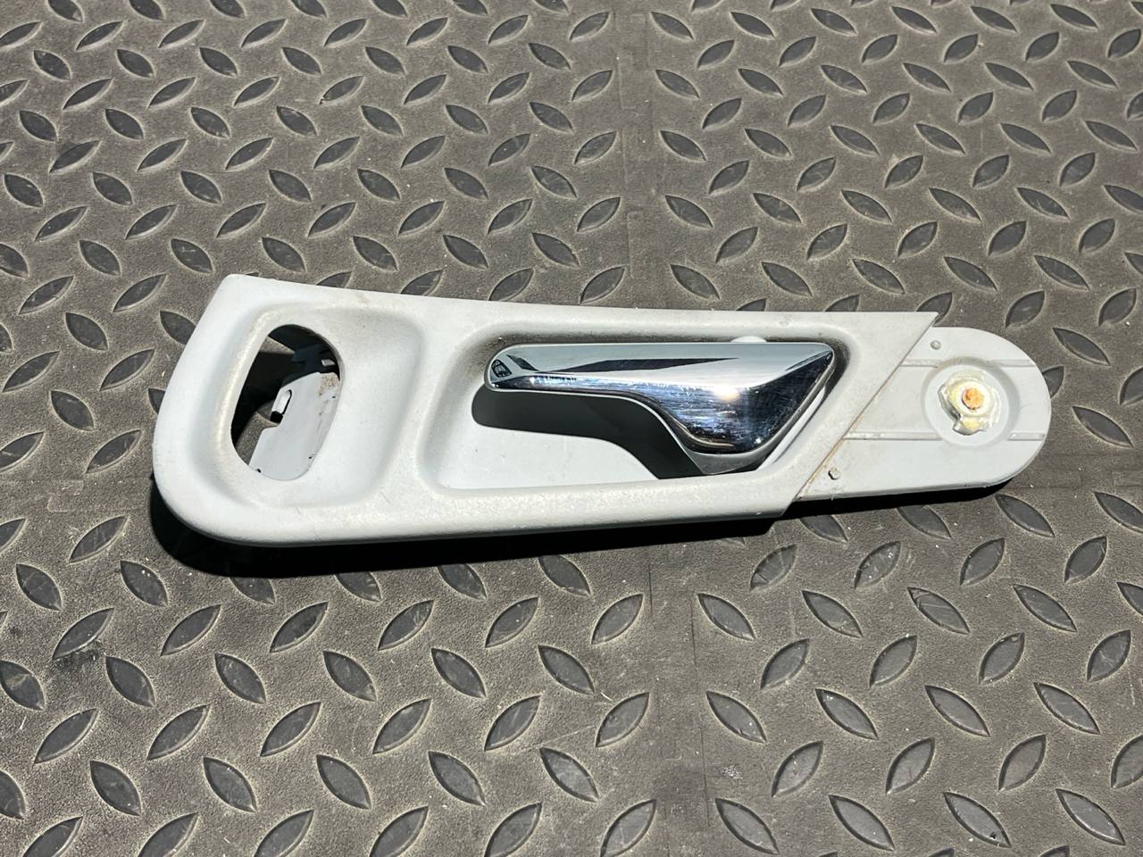 Ручка двери задняя левая Mercedes C/W203 2000-2008