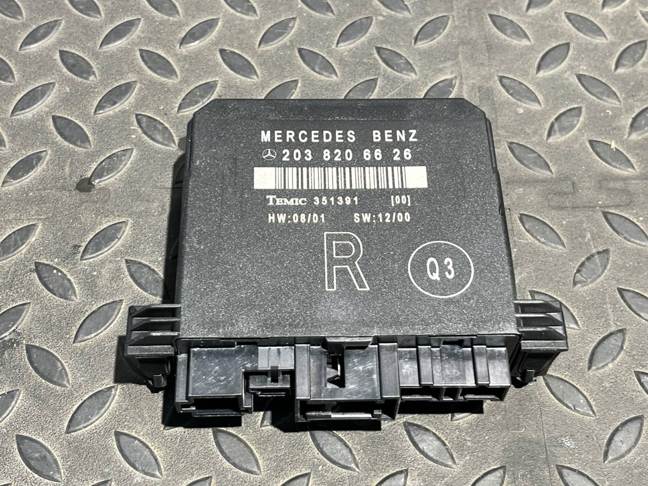 Блок комфорта двери задний правый Mercedes C/W203 2000-2008