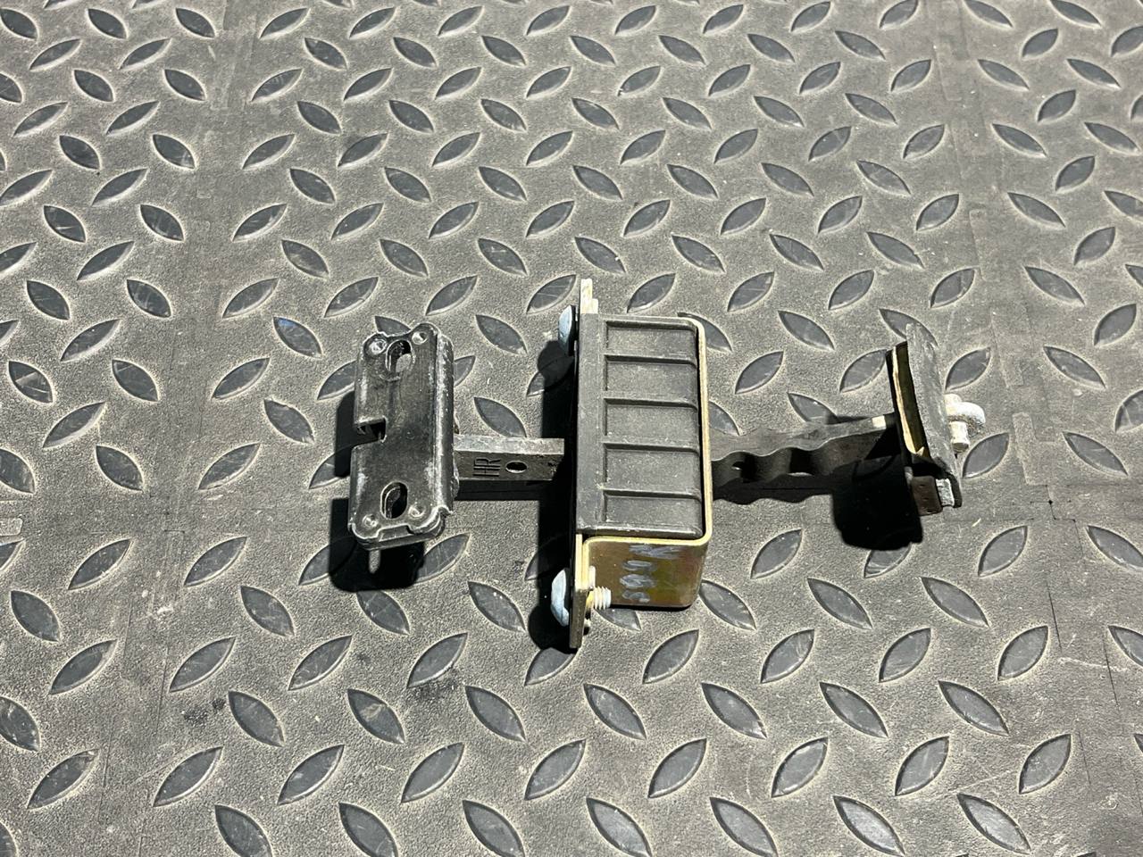 Ограничитель двери задний Mercedes C/W203 2000-2008