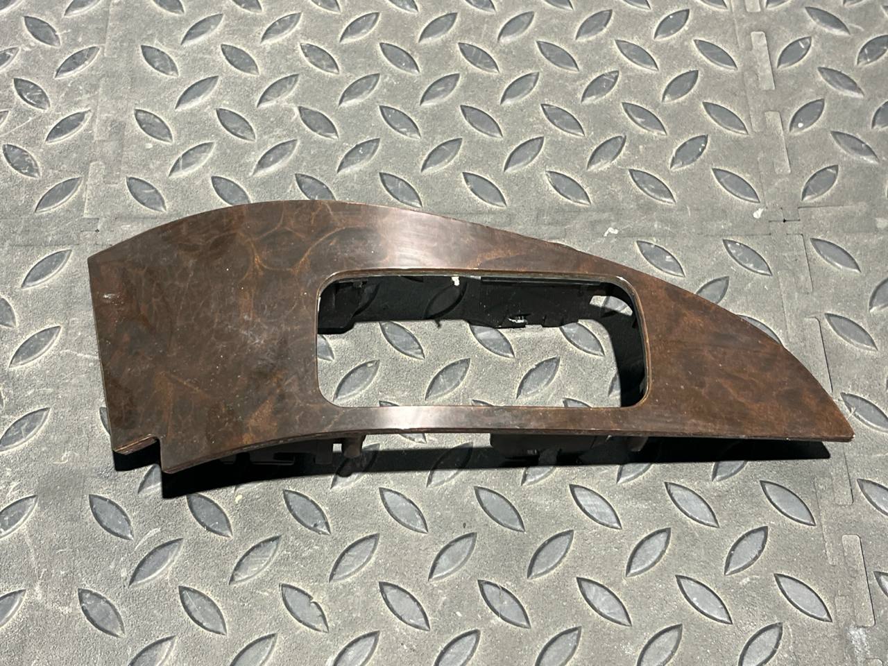 Накладка двери передняя левая Mercedes C/W203 2000-2008