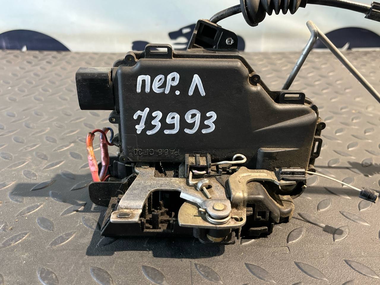 Замок двери передний левый Volkswagen Golf/4 1997-2006