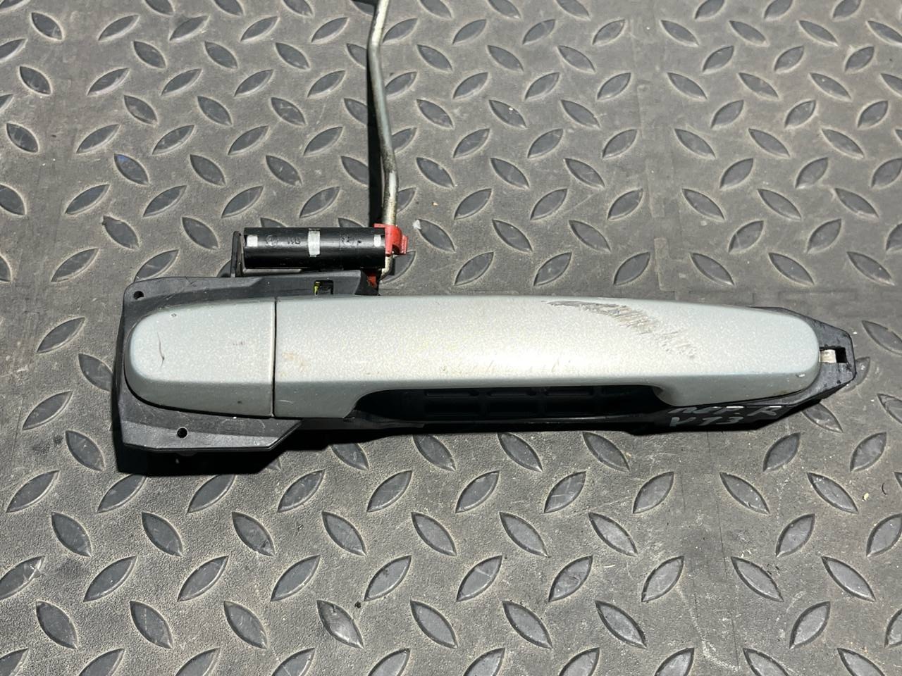 Ручка двери передняя правая Toyota Avensis/2 2003-2009