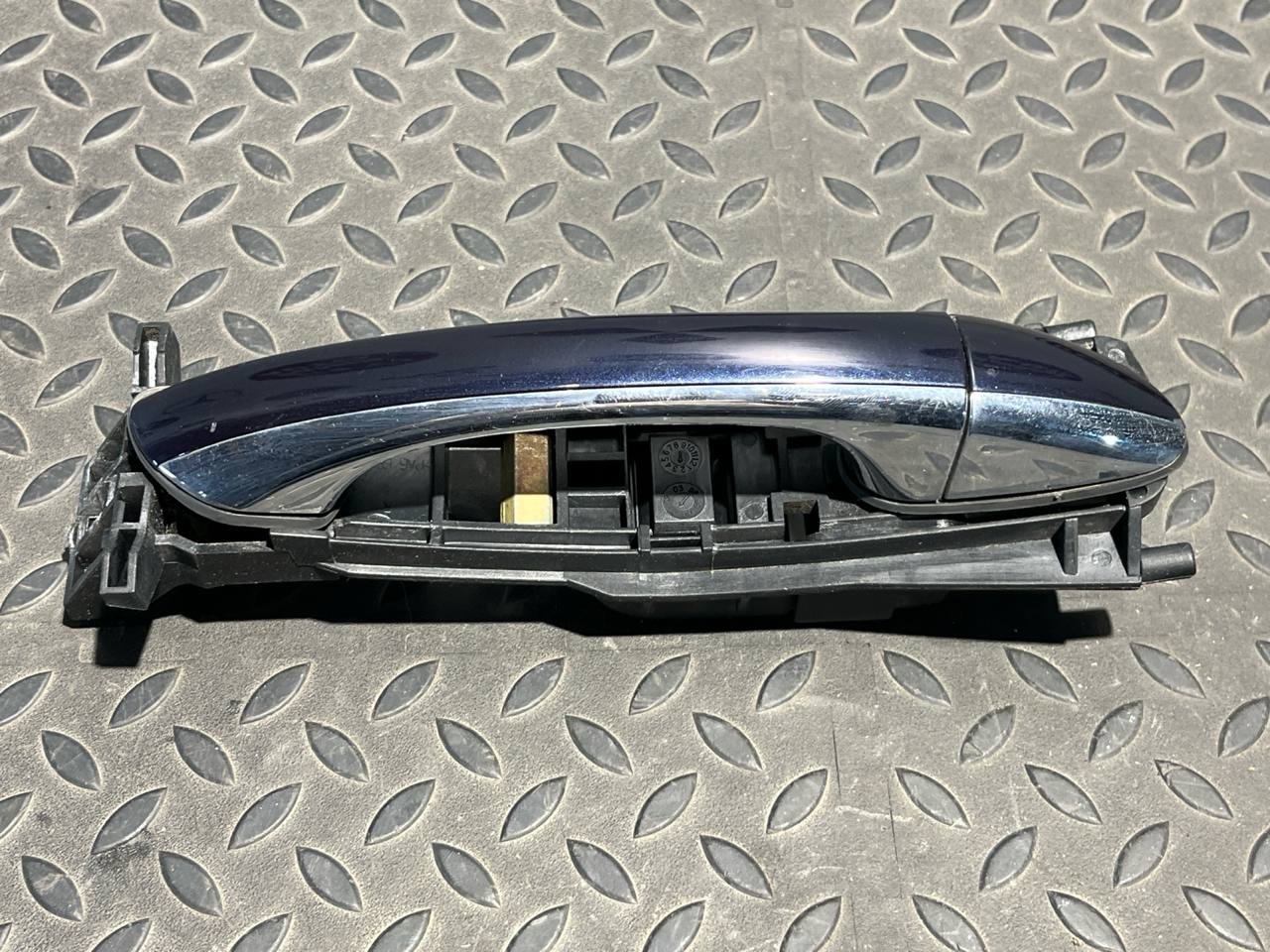 Ручка двери передняя правая Mercedes C/W203 2000-2008