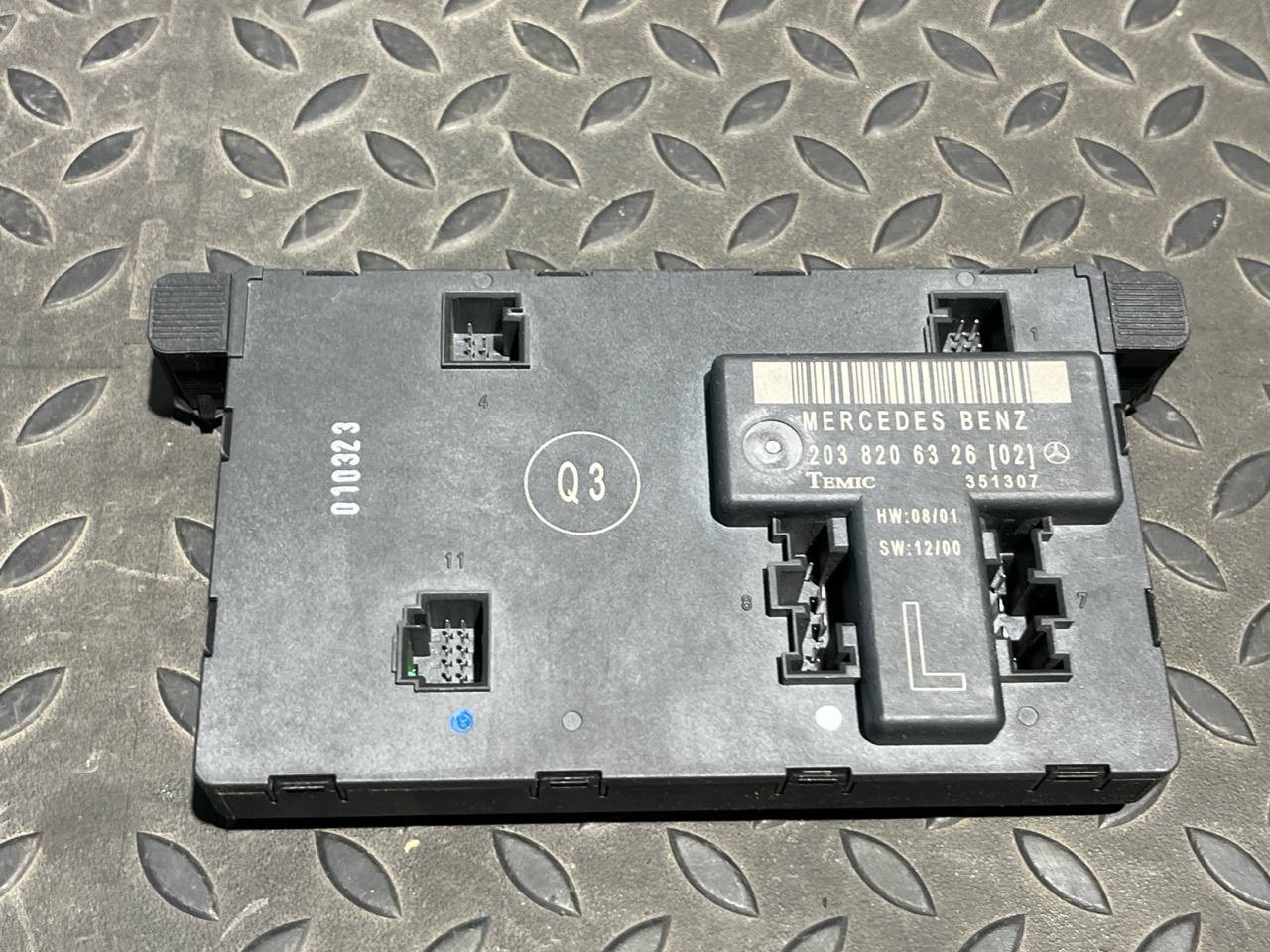 Блок комфорта двери передний левый Mercedes C/W203 2000-2008