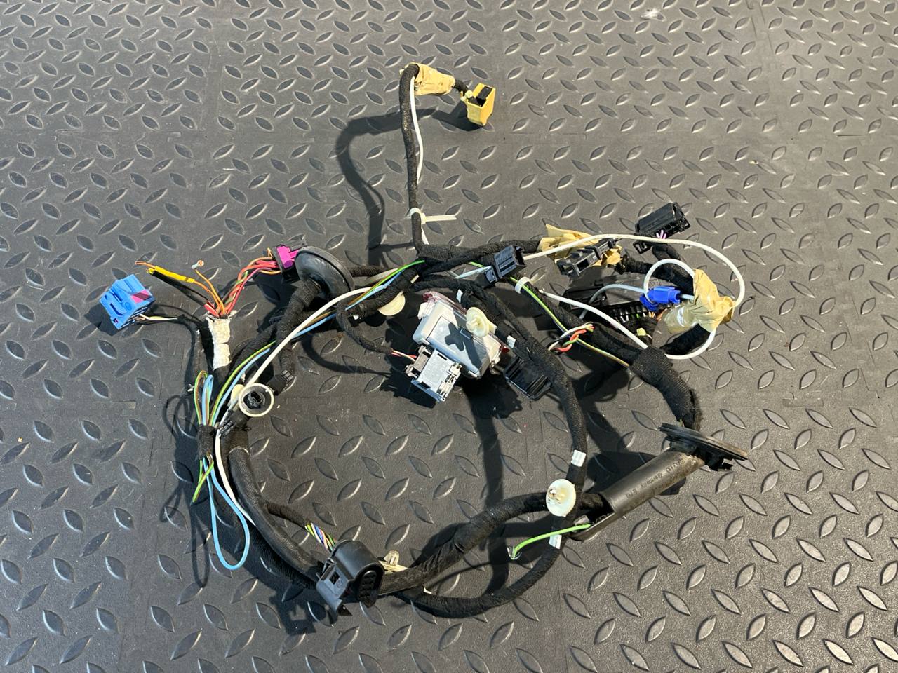 Проводка двери передняя левая Volkswagen Golf/4 1997-2006