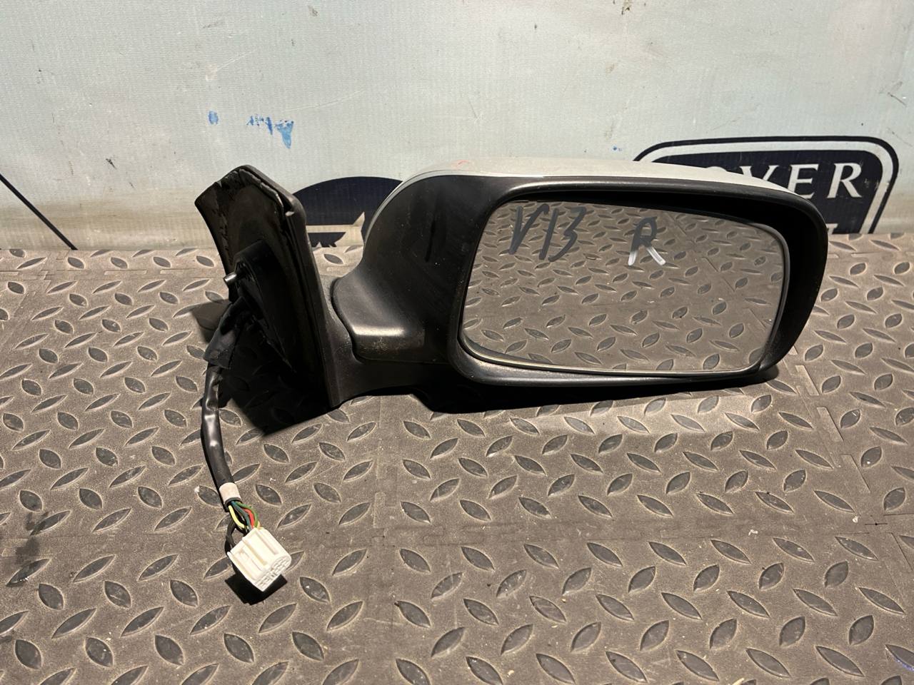 Зеркало правое Toyota Avensis/2 2003-2009