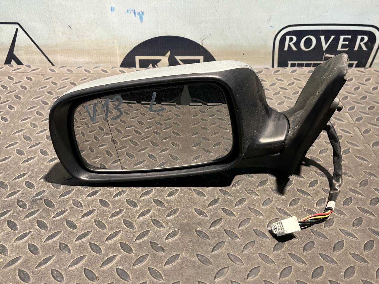 Зеркало левое Toyota Avensis/2 2003-2009