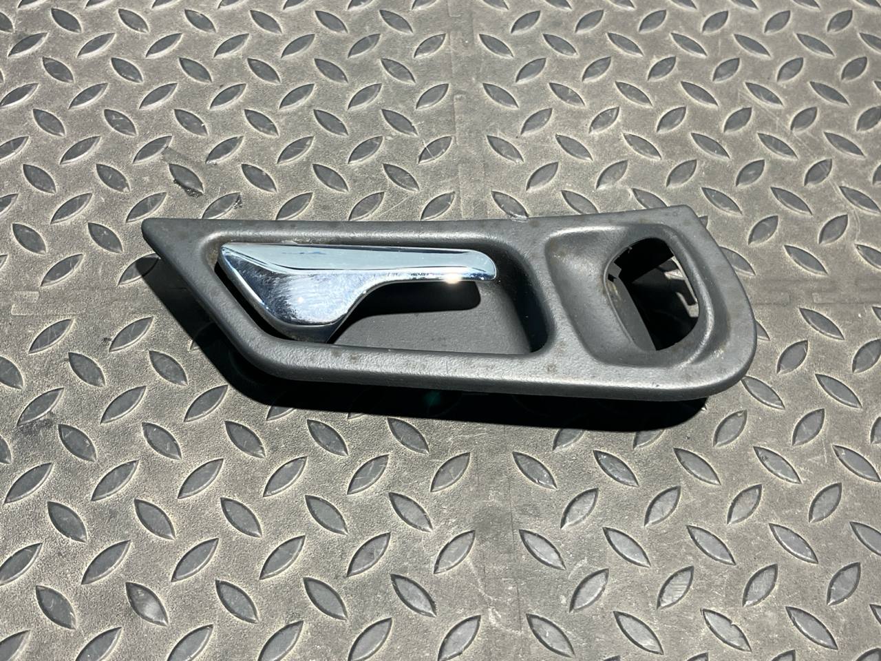 Ручка двери задняя правая Mercedes C/W203 2000-2008