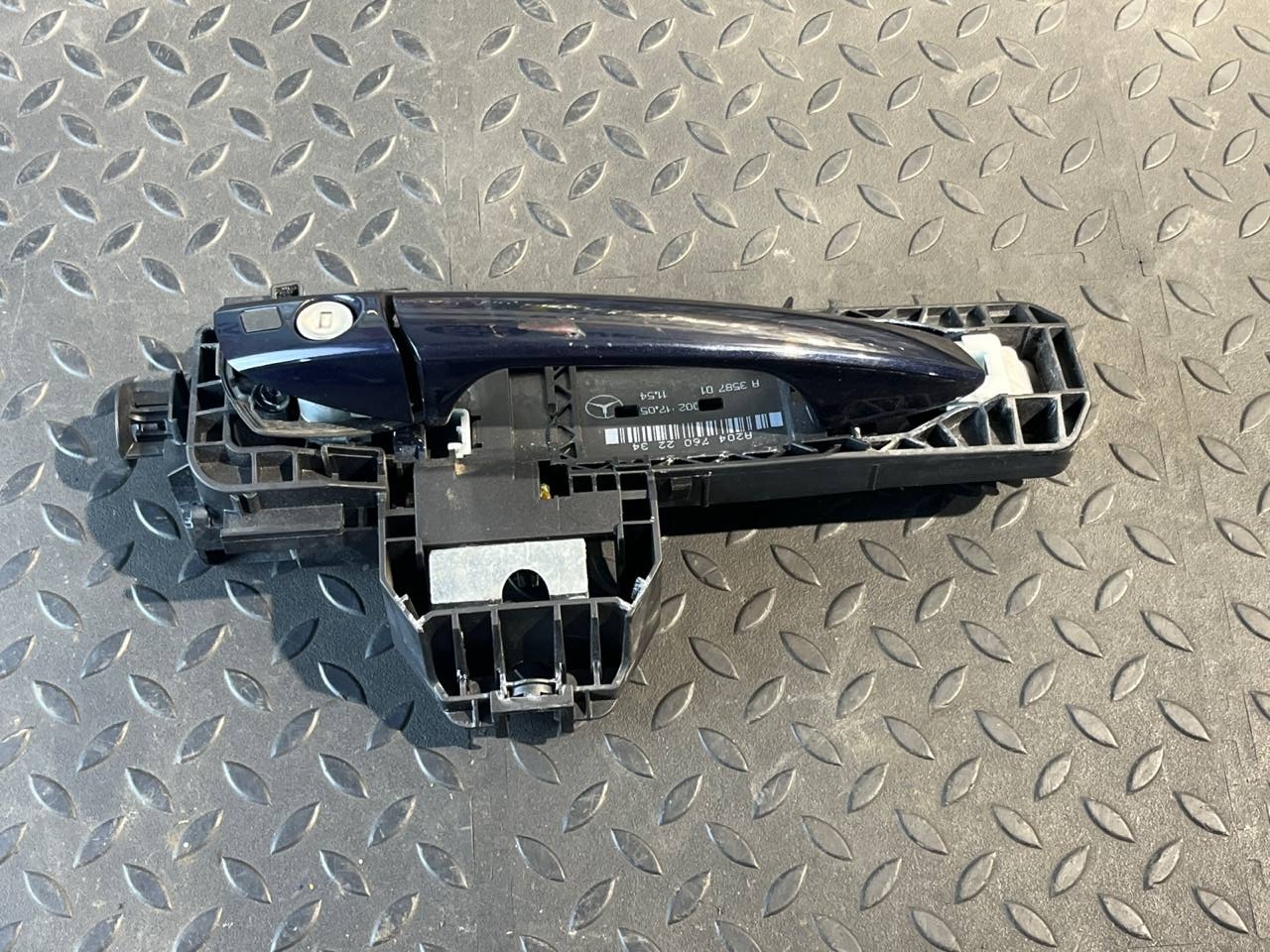 Ручка двери передняя правая Mercedes C/W204 2006-2015