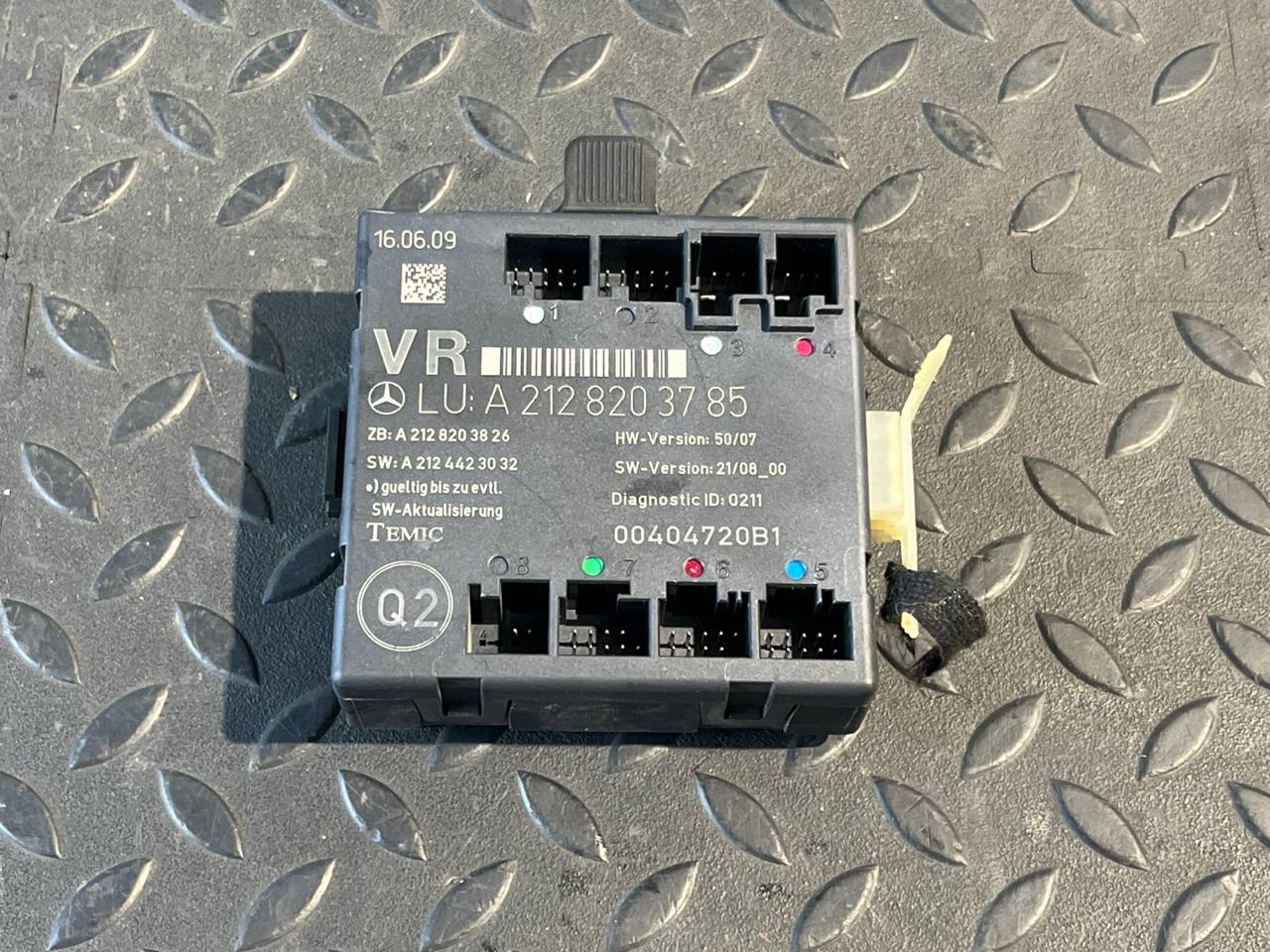 Блок комфорта двери передний правый Mercedes C/W204 2006-2015