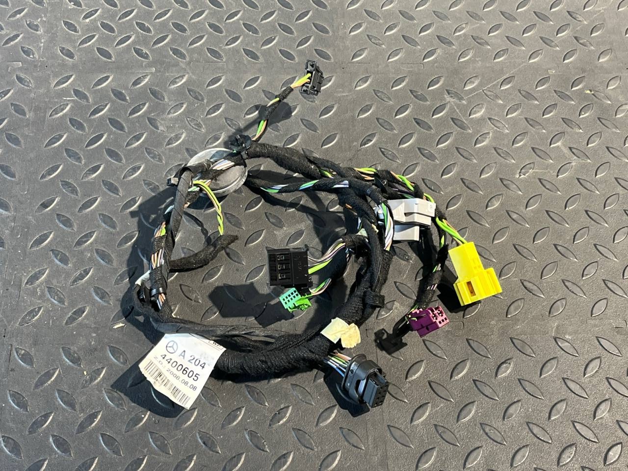 Проводка двери передняя левая Mercedes C/W204 2006-2015