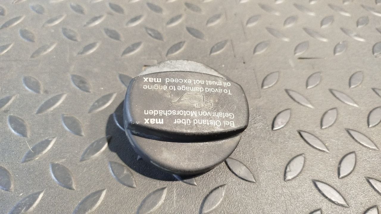 Крышка маслозаливной горловины Mercedes C/W203 2000-2008