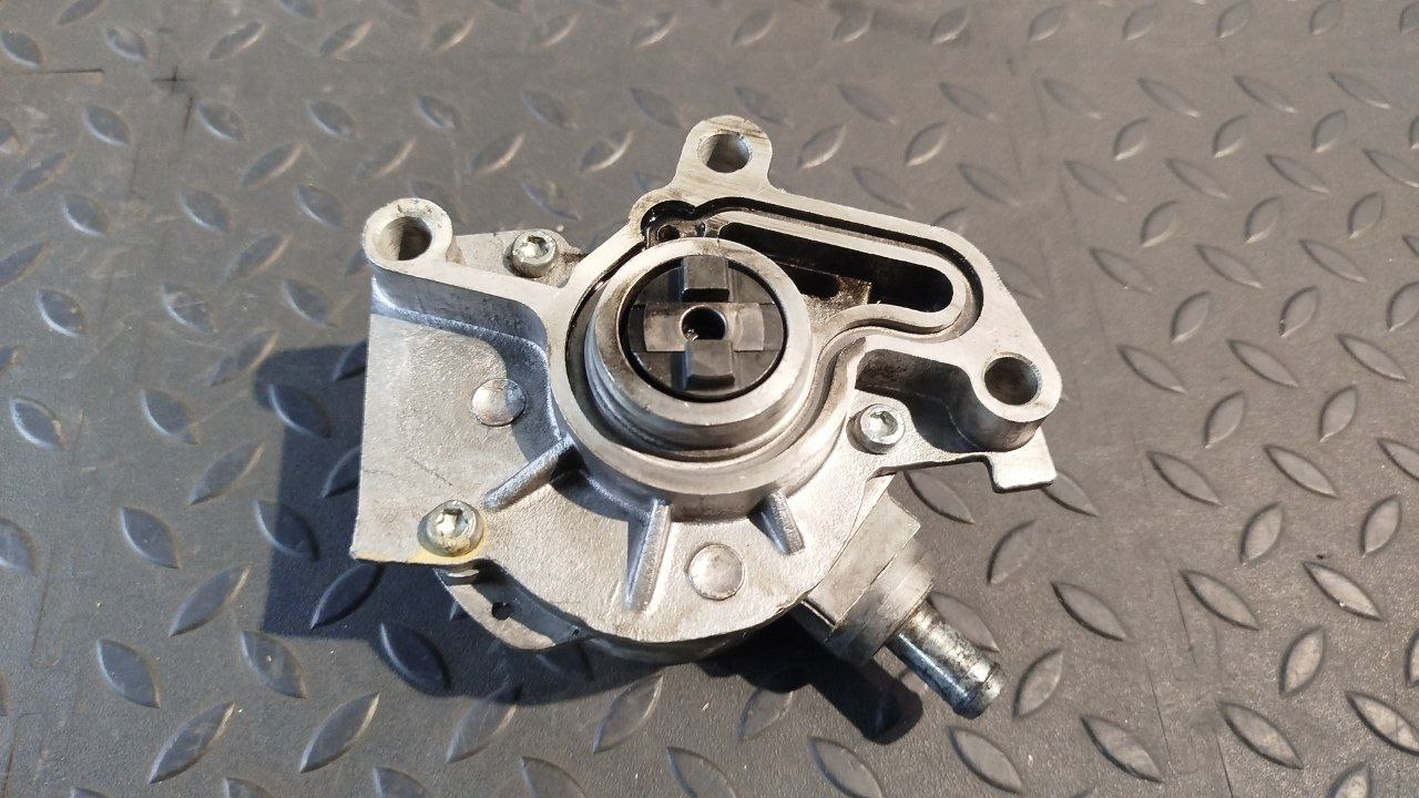 Насос вакуумный Volkswagen Golf/4 1997-2006