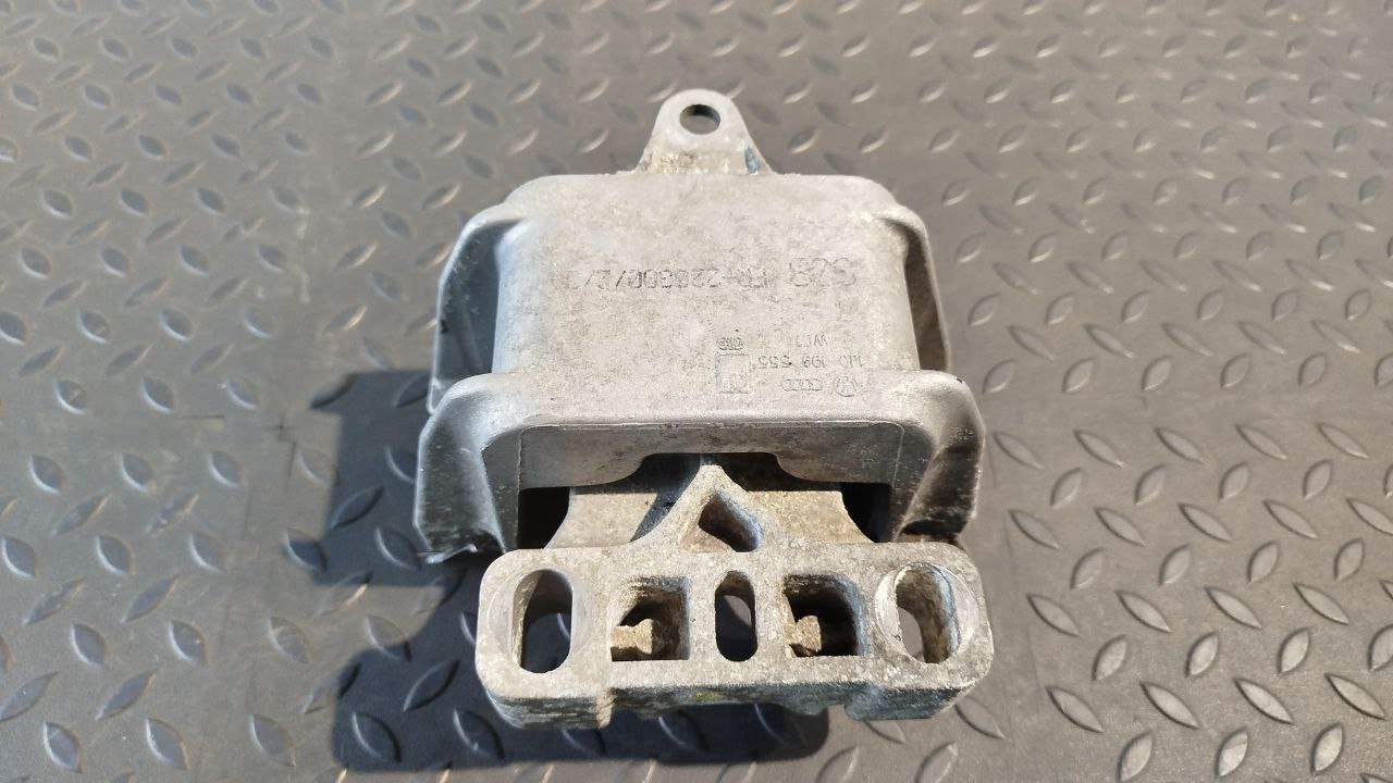 Опора двигателя Volkswagen Golf/4 1997-2006