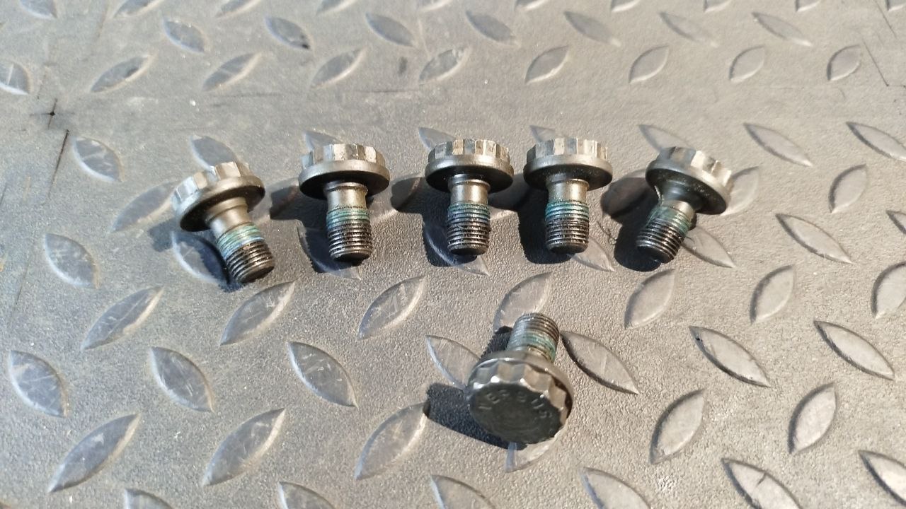 Болт маховика Volkswagen Golf/4 1997-2006