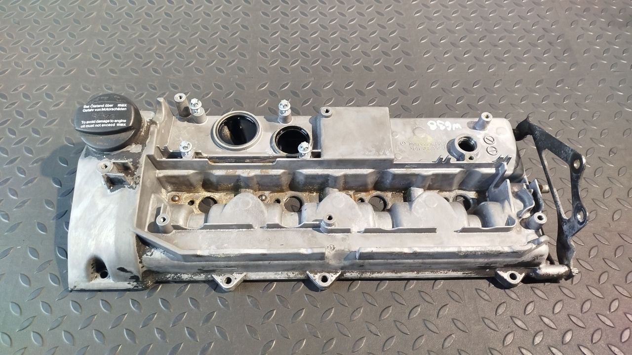 Крышка клапанная Mercedes Vito/W638 1996-2003