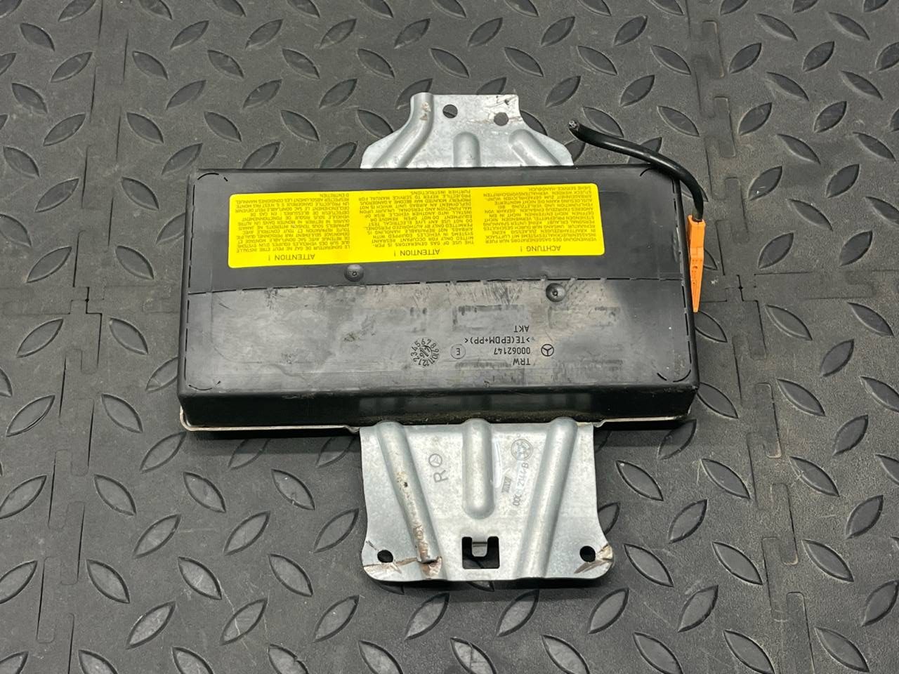 Подушка безопасности в дверь передняя правая Mercedes C/W202 1993-2001