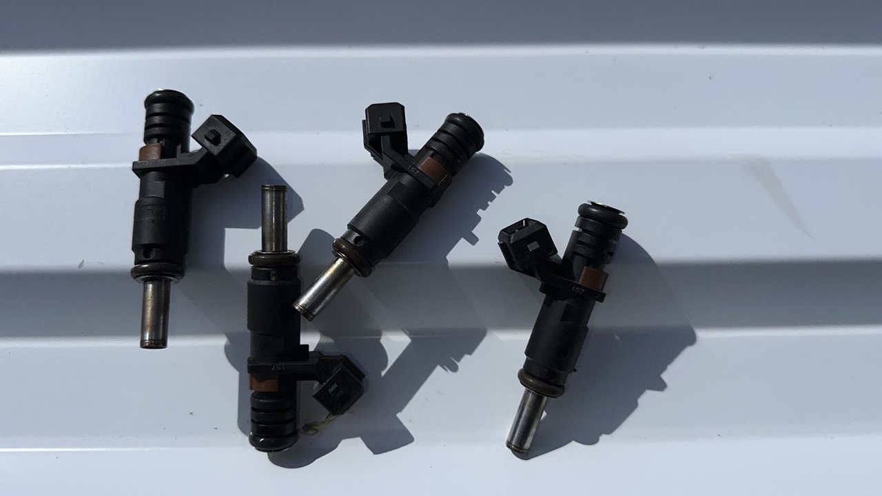 Форсунка бензиновая BMW 1/E87 2004-2011