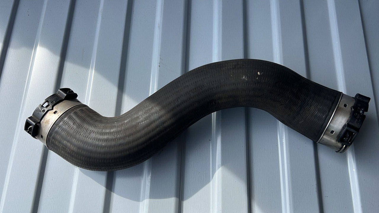 Патрубок интеркулера Mercedes C/W204 2006-2015