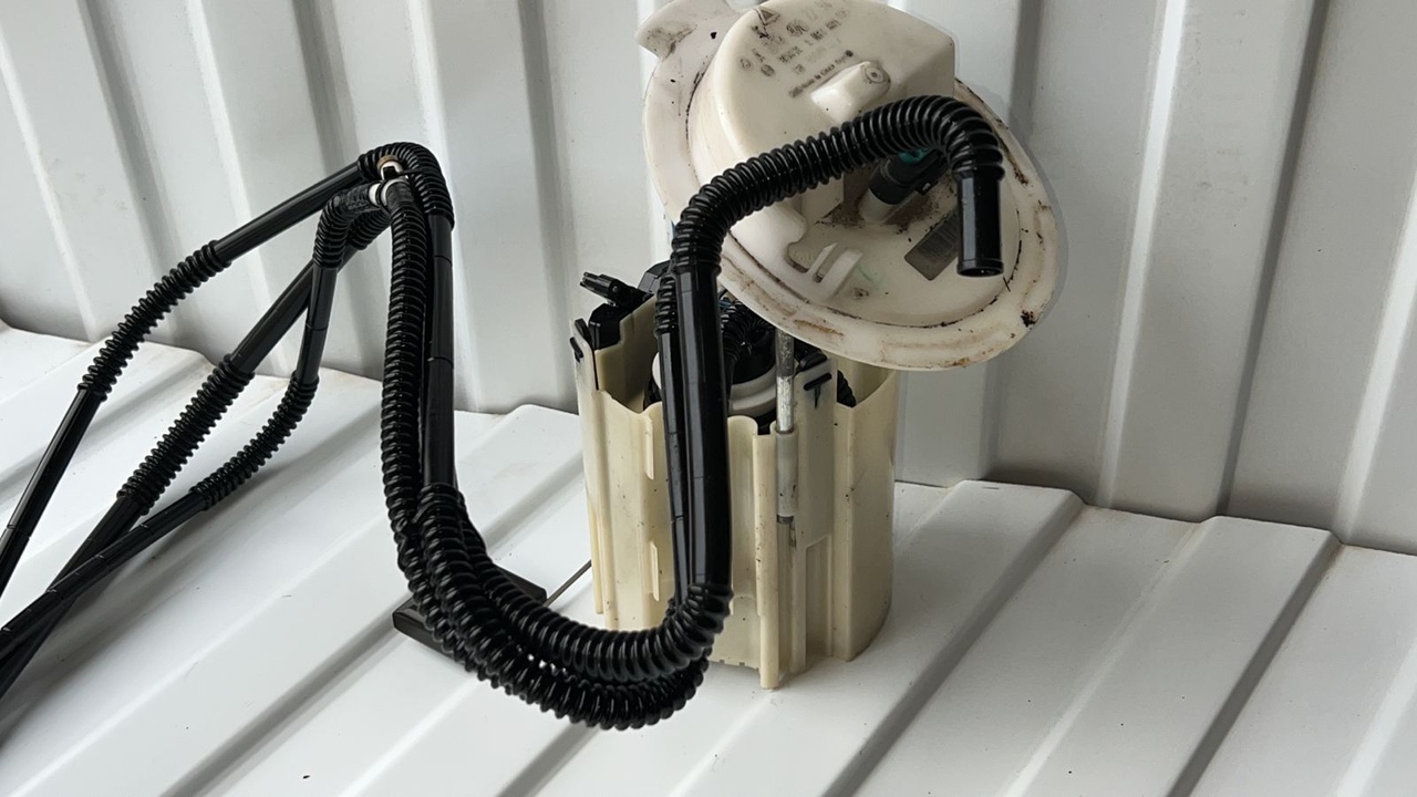 Насос топливный Mercedes C/W204 2006-2015