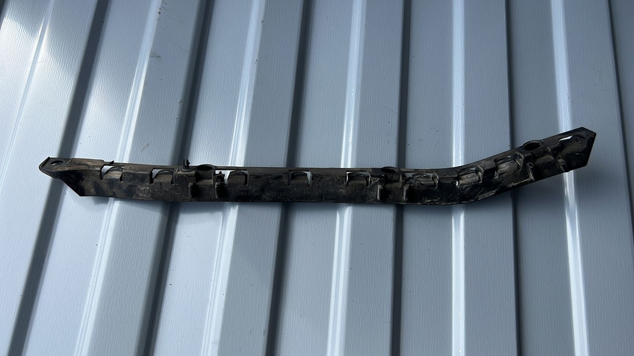 Кронштейн бампера задний правый Mercedes C/W204 2006-2015