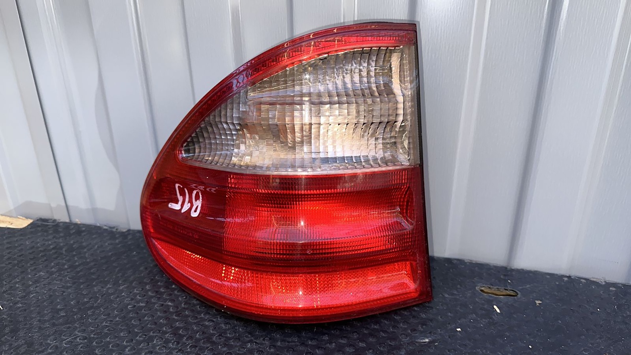 Фонарь задний наружный левый Mercedes E/W210 1995-2003