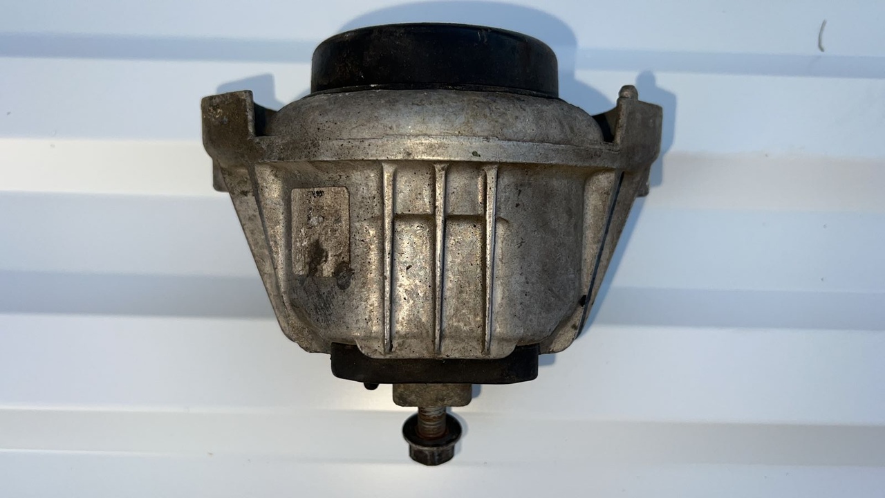 Опора двигателя BMW 1/E87 2004-2011