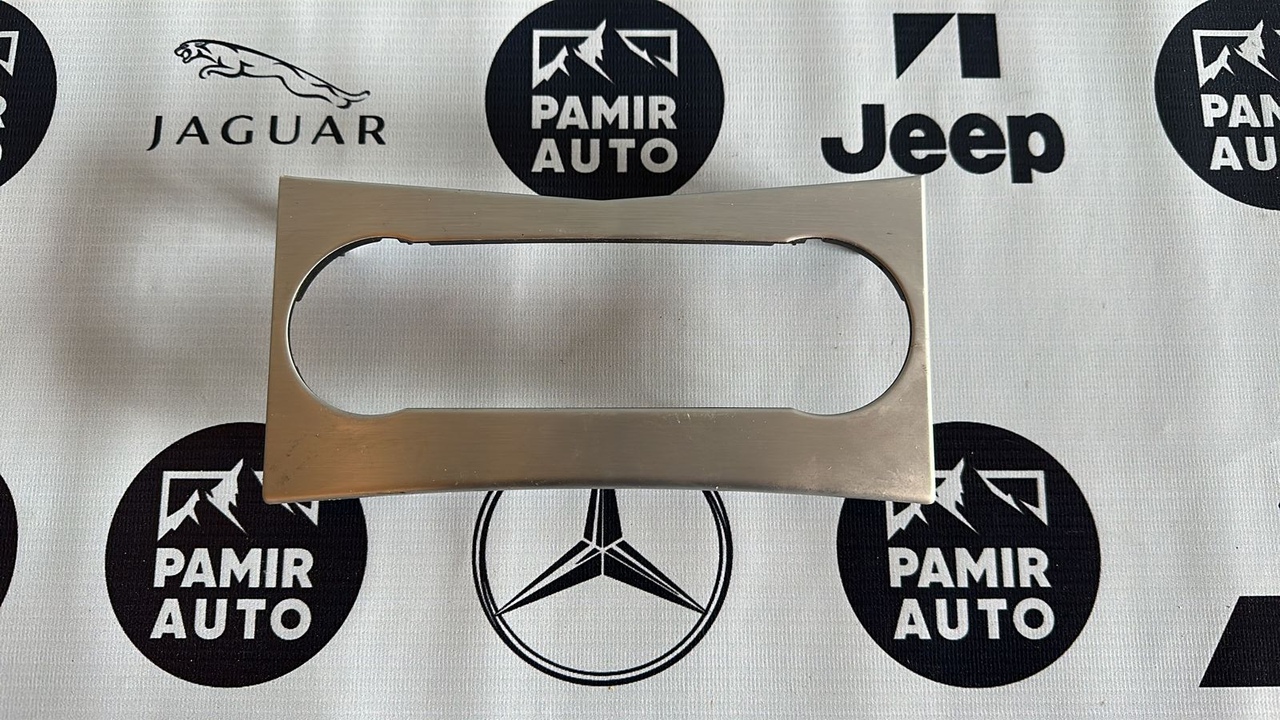 Накладка на торпедо Mercedes C/W204 2006-2015