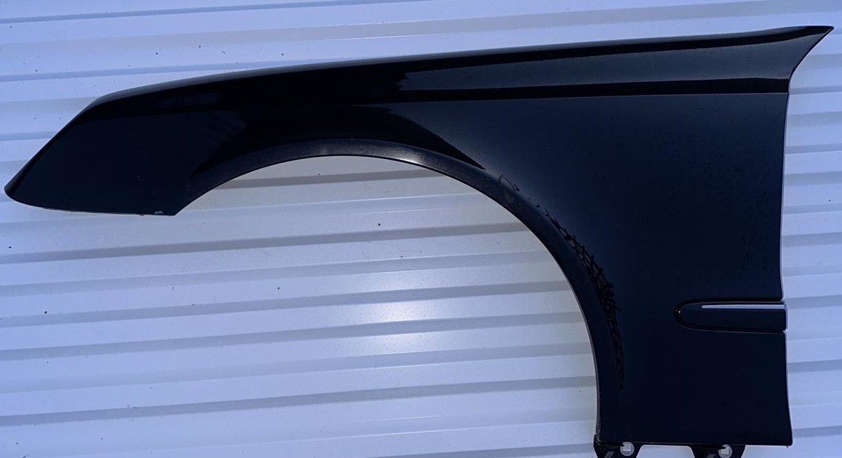 Крыло переднее левое Mercedes E/W211 2002-2009