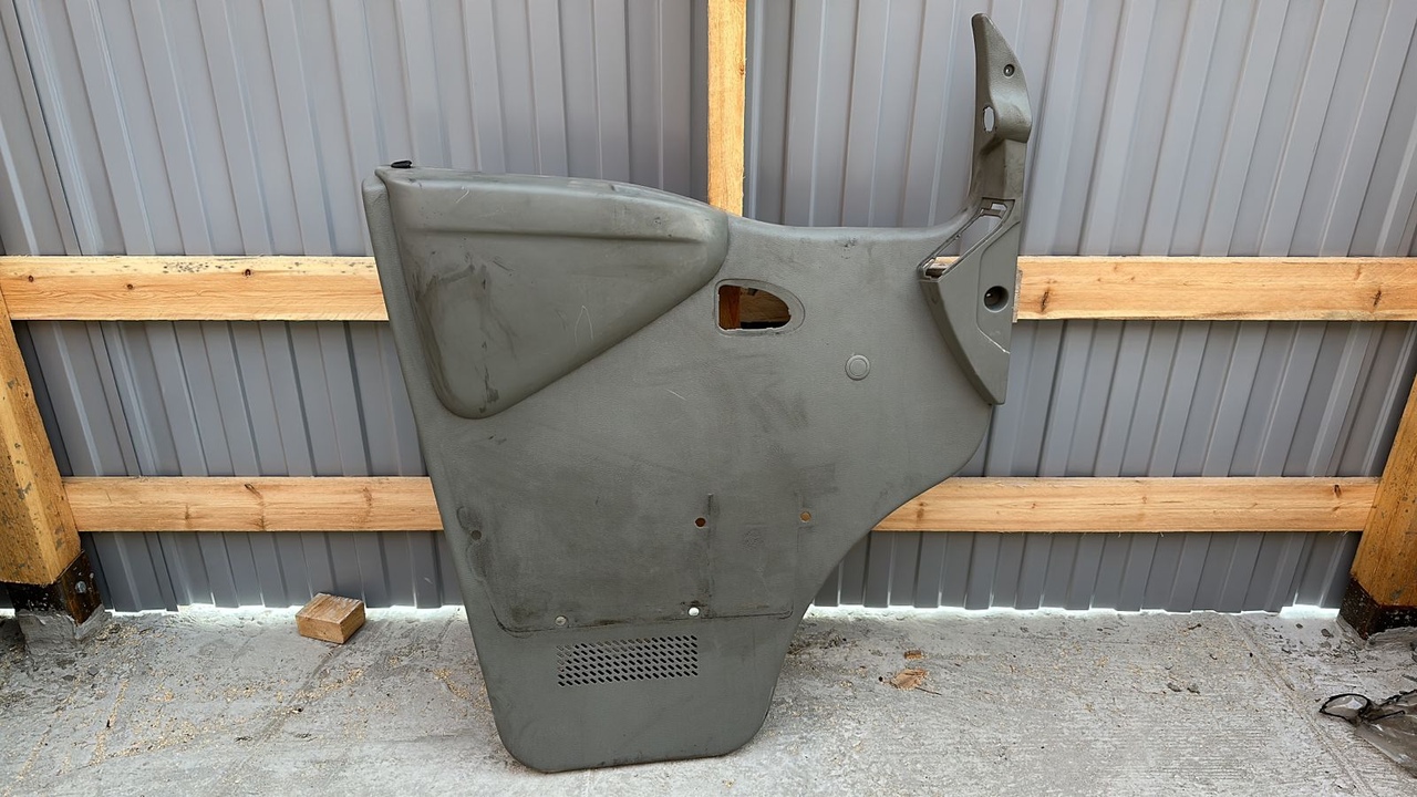 Обшивка двери передняя левая Opel Movano/A 2003-2010