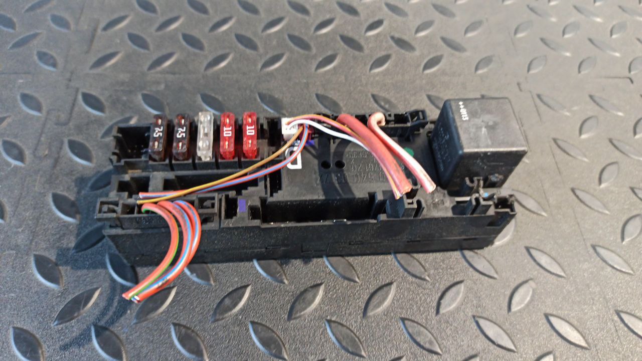 Блок предохранителей Mercedes E/W210 1995-2003