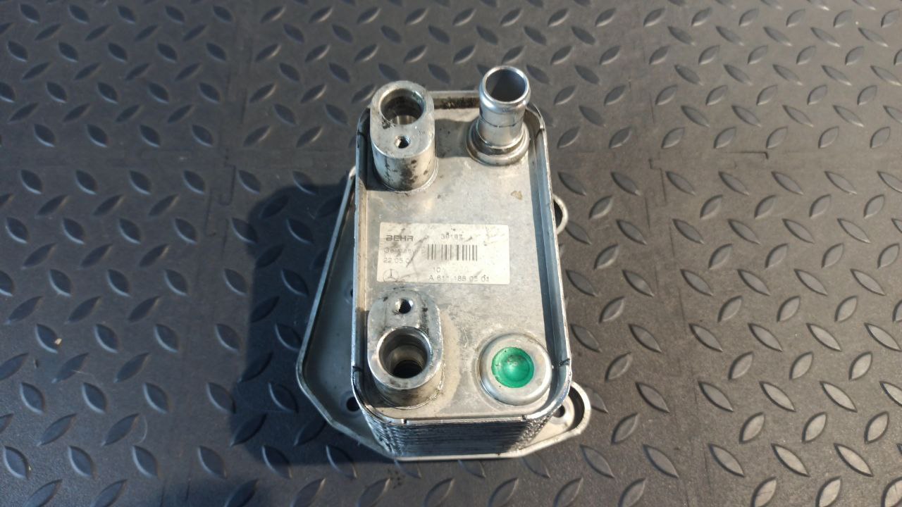 Радиатор масляный (Теплообменник) Mercedes E/W210 1995-2003