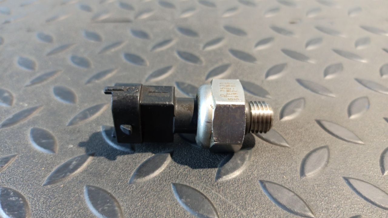 Датчик давления топлива Opel Vectra/C 2002-2008