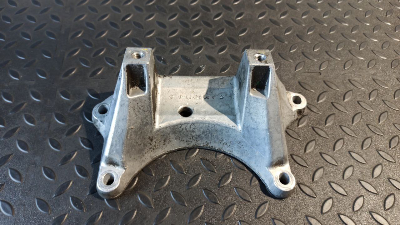 Кронштейн КПП Mercedes E/W211 2002-2009