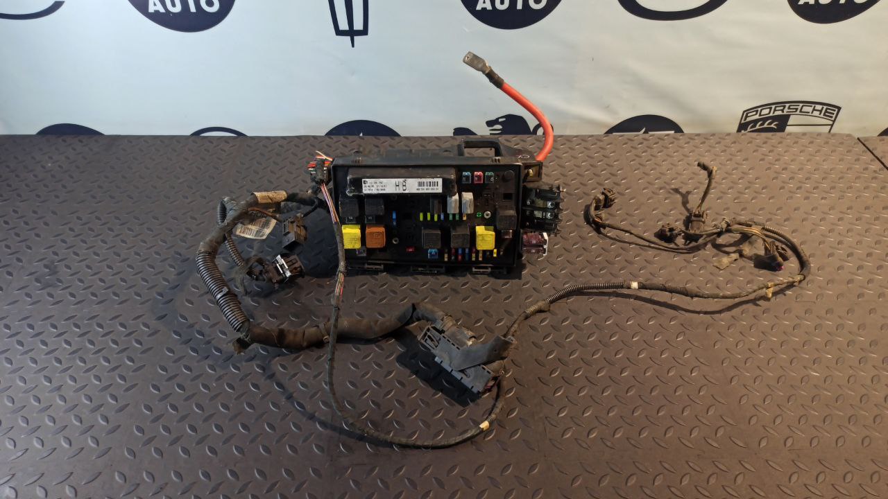 Блок предохранителей Opel Zafira/B 2005-2014