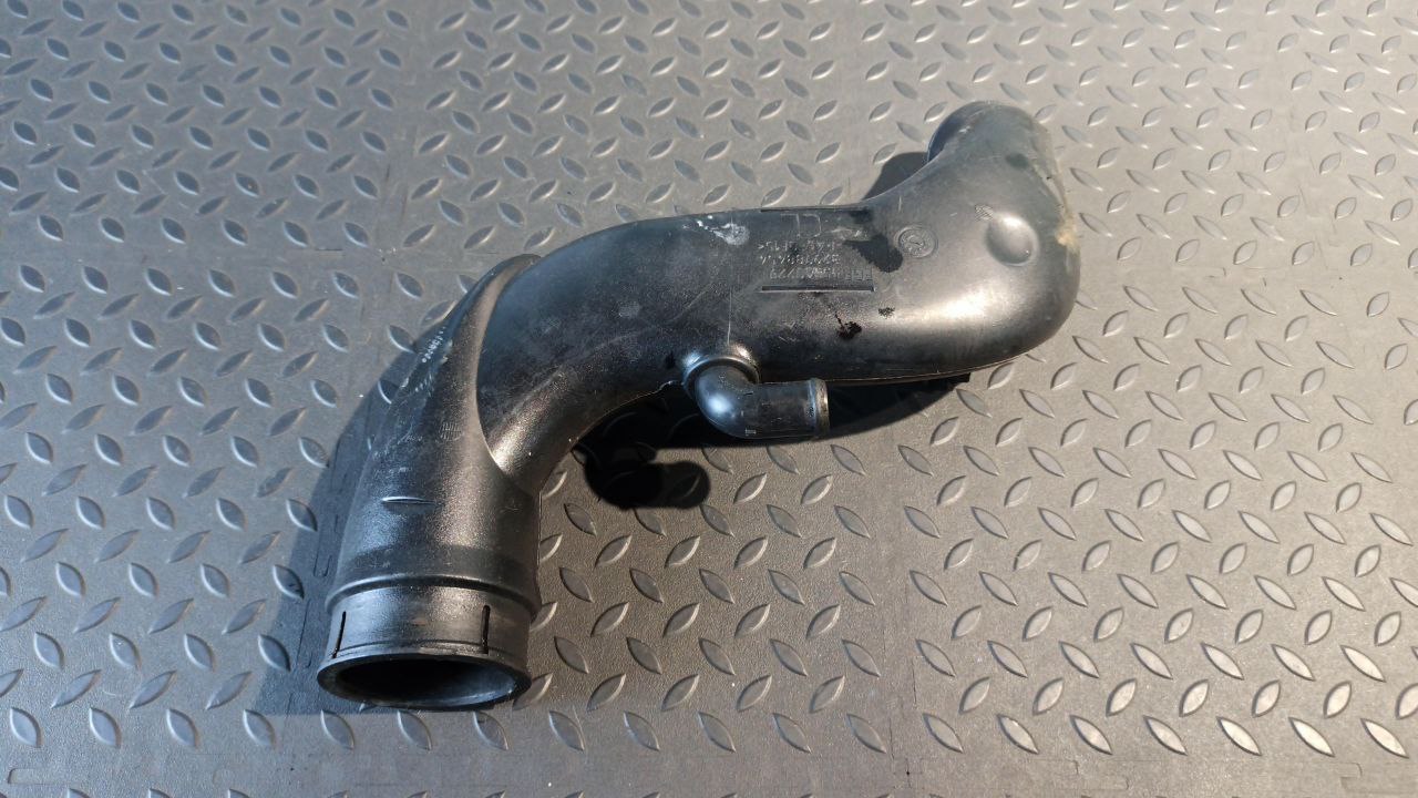 Патрубок воздушного фильтра Opel Zafira/B 2005-2014