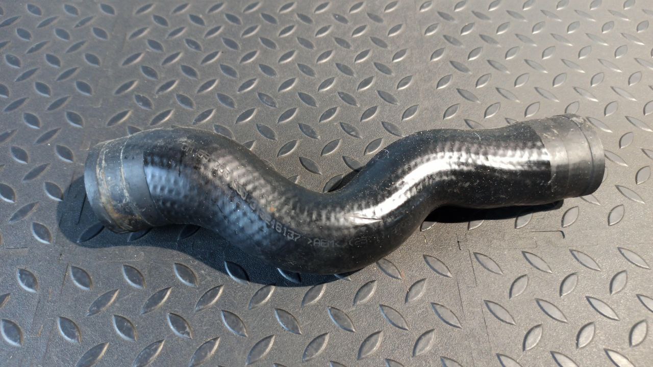 Патрубок интеркулера Opel Zafira/B 2005-2014