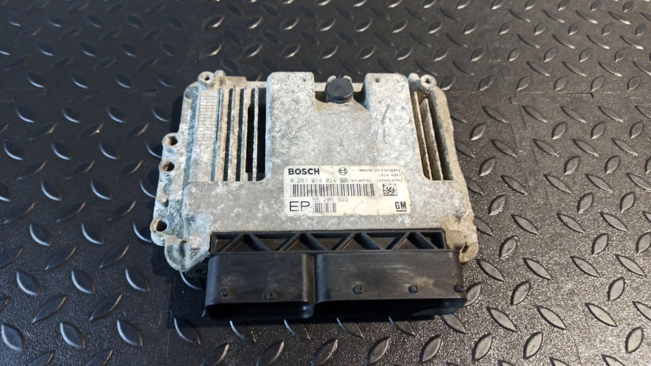 Блок управления двигателем Opel Zafira/B 2005-2014