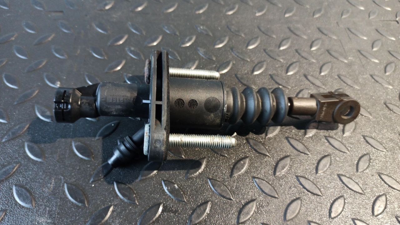 Цилиндр сцепления главный Opel Zafira/B 2005-2014