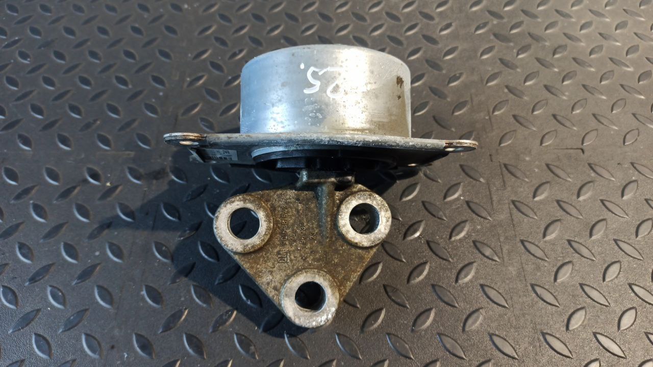 Опора двигателя Opel Zafira/B 2005-2014